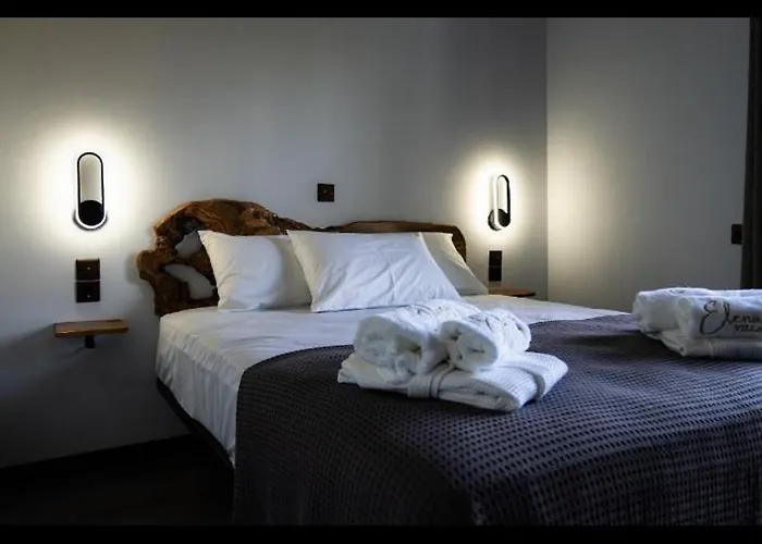 Elena With Jacuzzi Villa Kastro-Kyllini