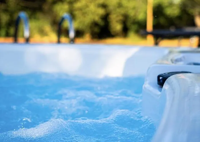 Elena With Jacuzzi Villa *