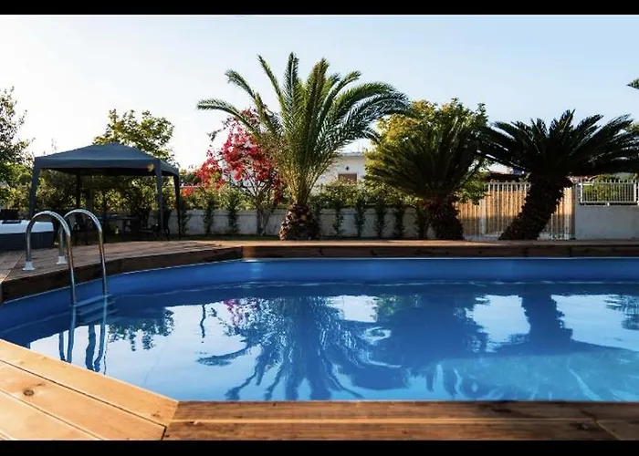 Villa Elena With Jacuzzi